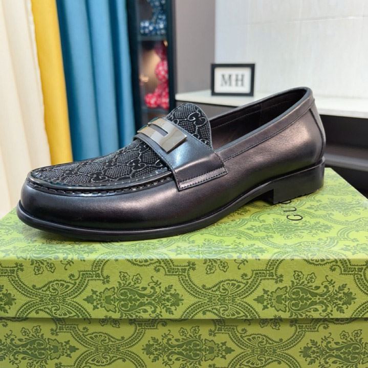 G*u*i leather shoes